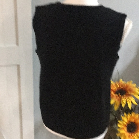 Croft & Barrrow Christmas vest. Size medium - Picture 3 of 8